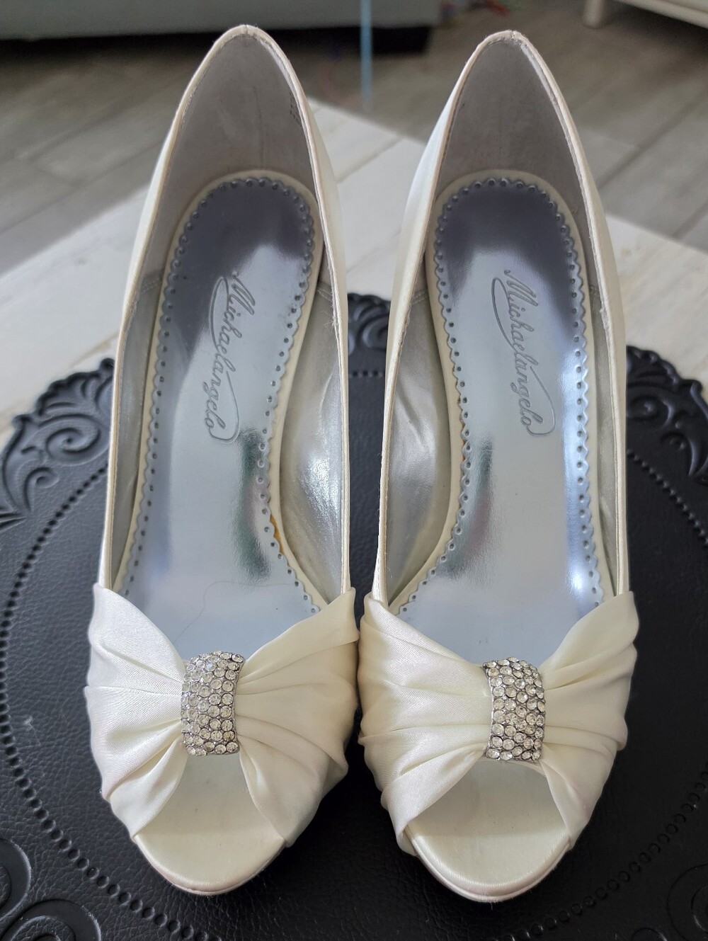 Michaelangelo Diana Ivory Satin Peep-Toe Heels with Crystal Accent 7.5